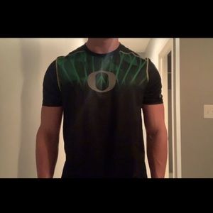 Men’s L OREGON DUCKS training shirt